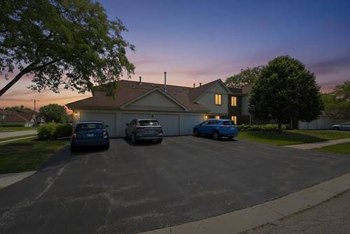 831 E Carriage Unit 2, Palatine, IL 60074