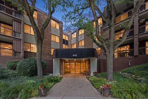 440 Raintree Unit 3S, Glen Ellyn, IL 60137