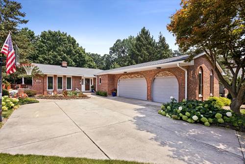 4433 Brittany, Lisle, IL 60532