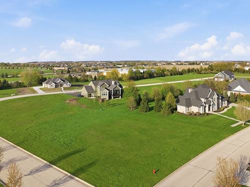 247 Merry Oaks, Sycamore, IL 60178