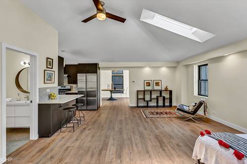 3752 N Magnolia Unit COACH, Chicago, IL 60613