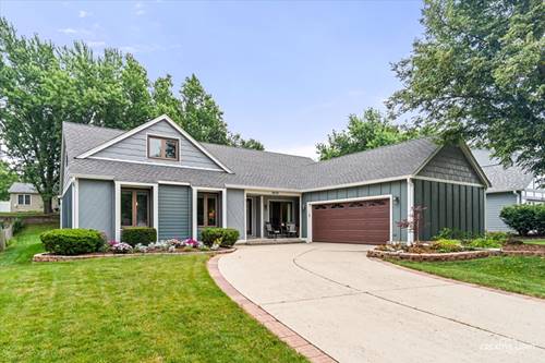 8409 Mending Wall, Woodridge, IL 60517