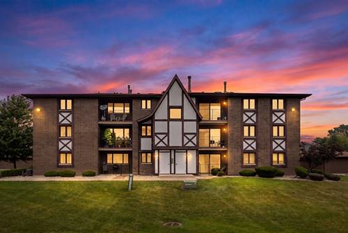10511 S Roberts Unit 2A, Palos Hills, IL 60465