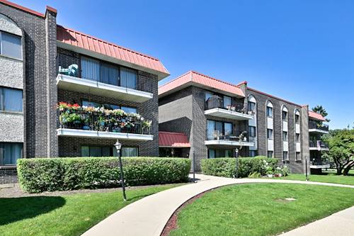 1255 W Prospect Unit 302, Mount Prospect, IL 60056