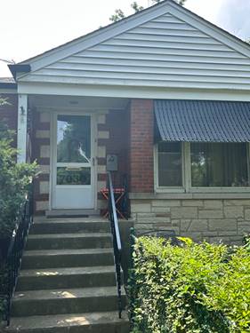 7030 N Ionia, Chicago, IL 60646