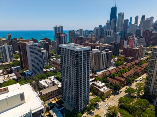 88 W Schiller Unit 402, Chicago, IL 60610