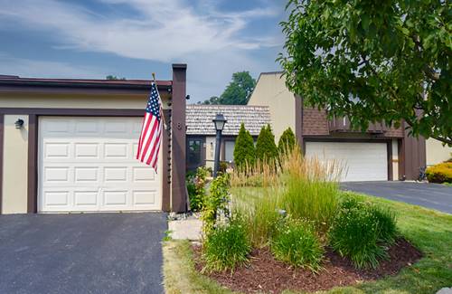 8 Westwood, Indian Head Park, IL 60525