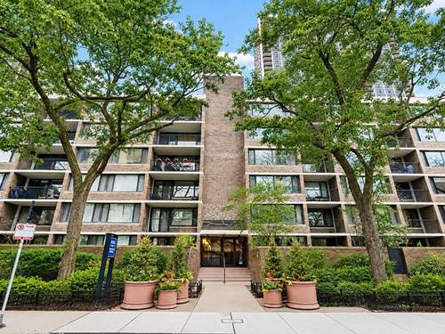 1555 N Sandburg Unit 201, Chicago, IL 60610