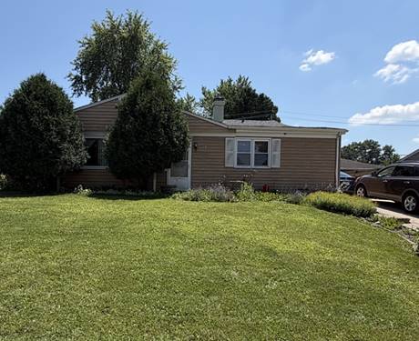 17 Sycamore, Carpentersville, IL 60110