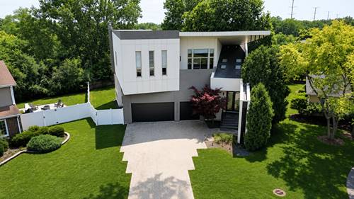 220 Astor, Northbrook, IL 60062