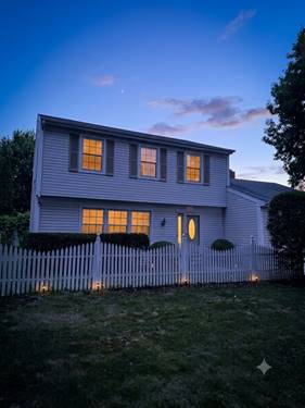 10 Mayflower, Vernon Hills, IL 60061