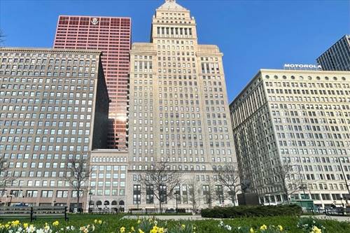 310 S Michigan Unit 1512, Chicago, IL 60604
