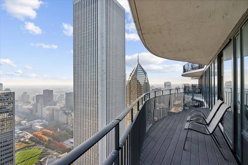 225 N Columbus Unit 7507, Chicago, IL 60601