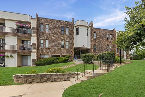 2216 Country Club Unit 24, Woodridge, IL 60517