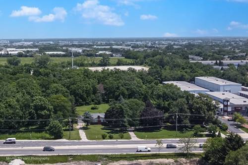 7S151 N Eola, Aurora, IL 60502