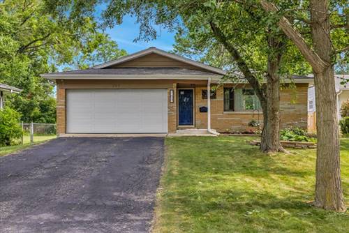 707 S Gables, Wheaton, IL 60189