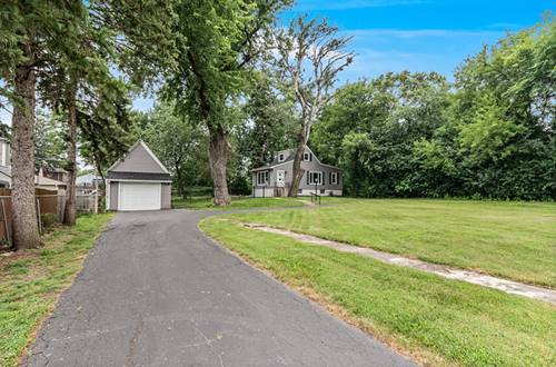 28 S Richmond, Westmont, IL 60559