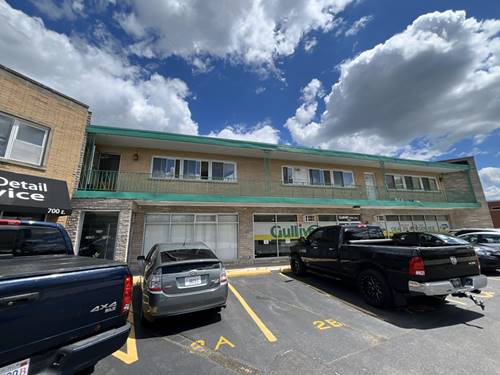 702 E Northwest Unit B, Arlington Heights, IL 60004