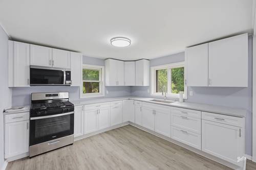 987 South, Elgin, IL 60123