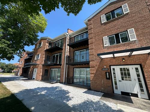10225 Dearlove Unit 102, Glenview, IL 60025