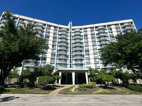 20 N Tower Unit 10M, Oak Brook, IL 60523