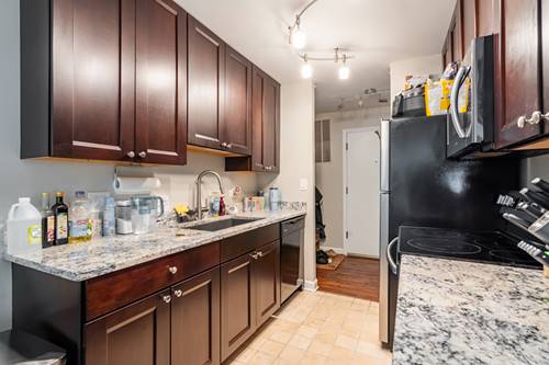 5800 Oakwood Unit 1B, Lisle, IL 60532