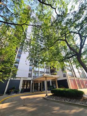 1360 N Sandburg Unit 410, Chicago, IL 60610