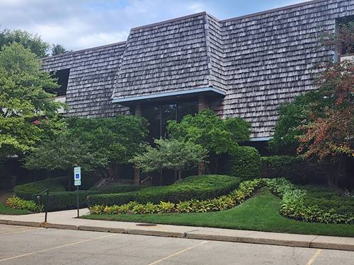 100 Red Top Unit 303, Libertyville, IL 60048