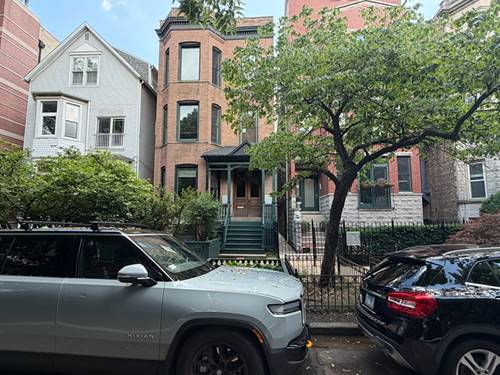 843 W Roscoe Unit 1F, Chicago, IL 60657