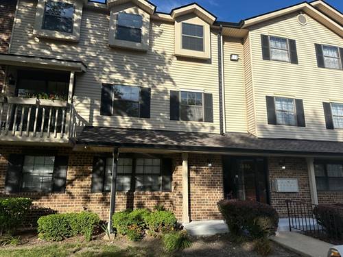 1486 W Jefferson Unit E, Naperville, IL 60540