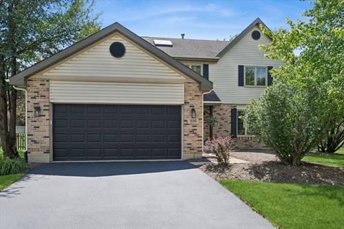 535 Chester, Aurora, IL 60504