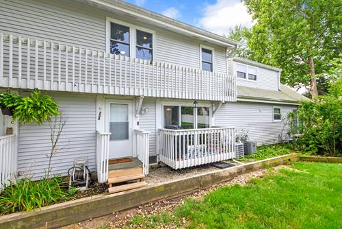 224 Foxhead Unit B, Bolingbrook, IL 60440