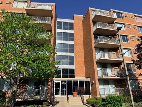 2211 S Stewart Unit 6A, Lombard, IL 60148
