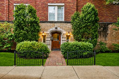 344 S Maple Unit 2B, Oak Park, IL 60302