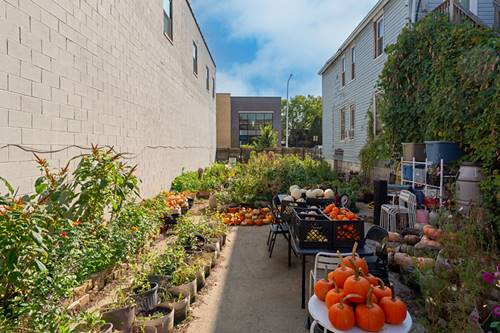 2048 W Grand, Chicago, IL 60612