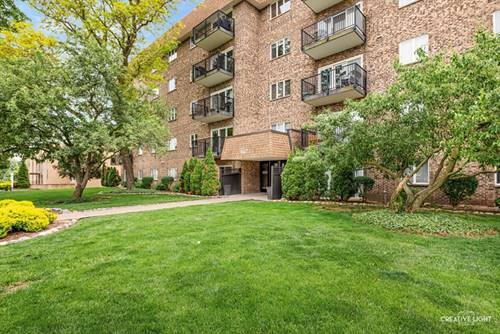 907 Curtiss Unit 101, Downers Grove, IL 60515
