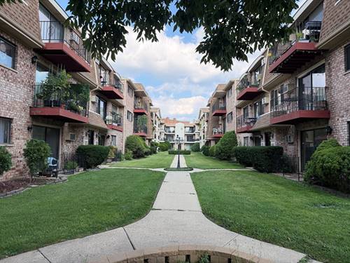 5303 N Delphia Unit 304, Chicago, IL 60656