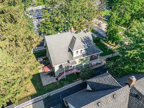 213 Grove, Woodstock, IL 60098