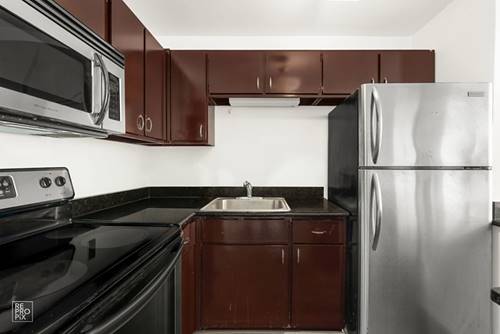 2650 N Lakeview Unit 404, Chicago, IL 60614