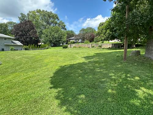 3XX Hemlock, Rockford, IL 61107