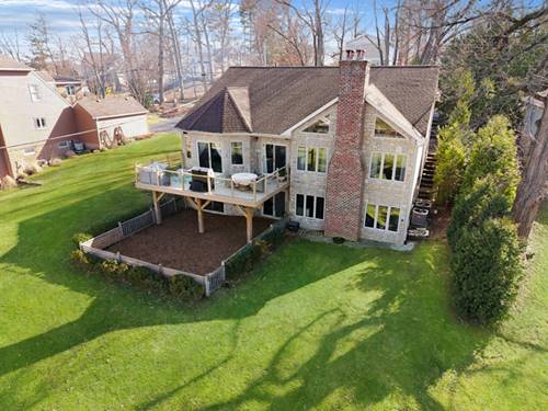 26811 N Oakdale, Mundelein, IL 60060