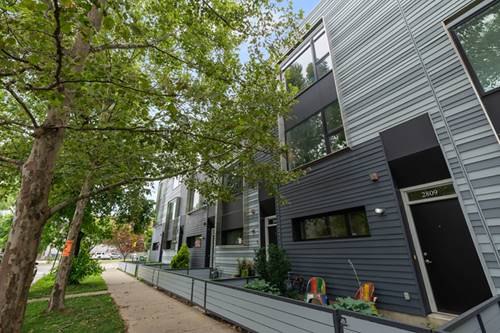 2809 W Shakespeare, Chicago, IL 60647