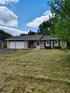 136 Dolores, Oswego, IL 60543