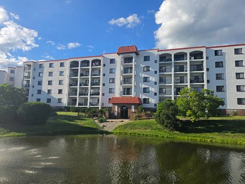 375 Plum Creek Unit 103, Wheeling, IL 60090