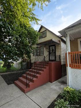 8322 S Burnham, Chicago, IL 60617