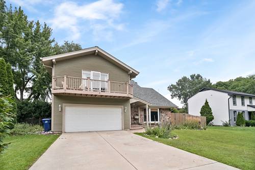 669 Tamarisk, Crystal Lake, IL 60014