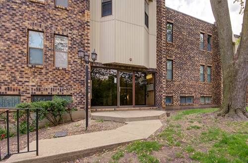 2210 Country Club Unit 26, Woodridge, IL 60517