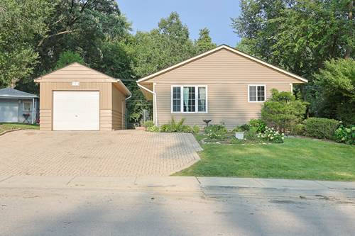 716 Navajo, Carpentersville, IL 60110