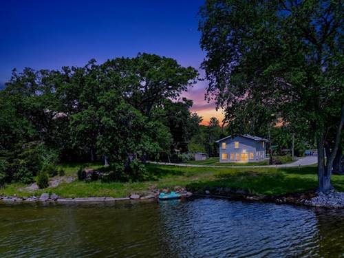 172 E Lakeview, Round Lake Beach, IL 60073