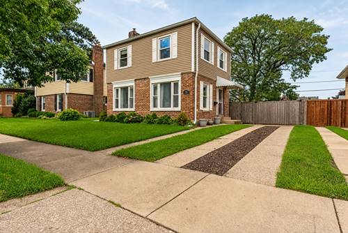 744 Manchester, Westchester, IL 60154